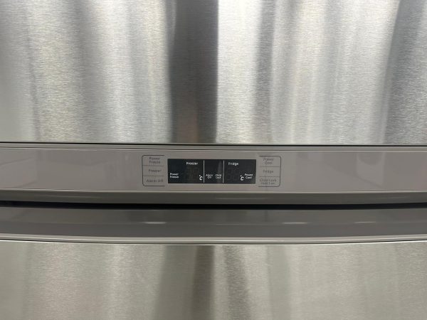 Used Samsung 32” Bottom Freezer Refrigerator RB194ABRS For Sale