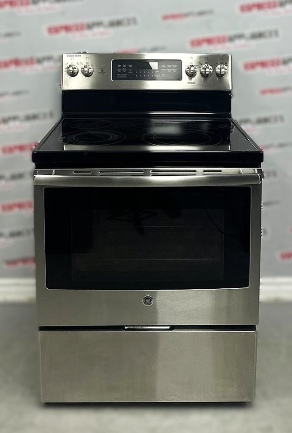 Used GE 30” Freestanding Glass Top Stove JCB840SK1SS For Sale