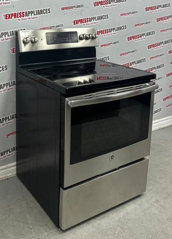 Used GE 30” Freestanding Glass Top Stove JCB840SK1SS For Sale