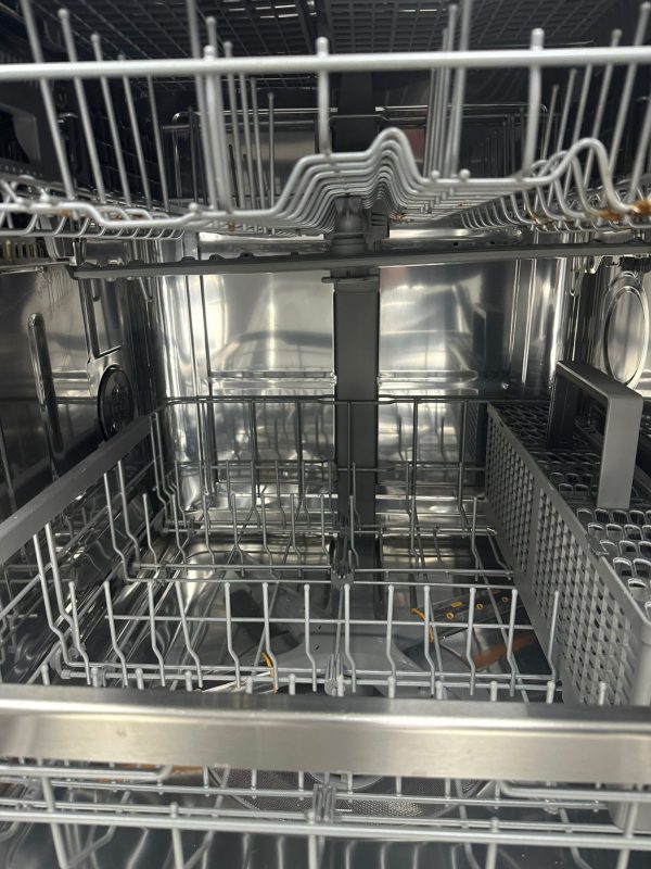 Used LG 24" Build-In Dishwasher LDP6797BD For Sale