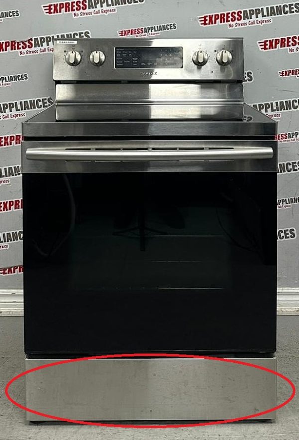 Used Samsung 30” Freestanding Glass Top Stove NE59M4320SS/AC For Sale