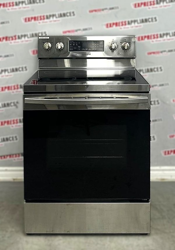 Used Samsung 30” Freestanding Glass Top Stove NE59R4321SS/AC For Sale