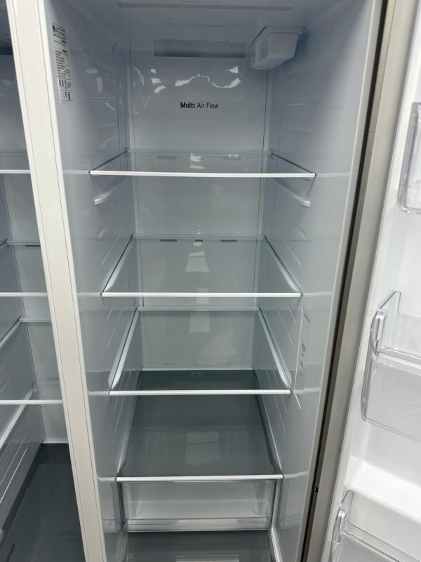 Open Box LG 36” Side-By-Side Refrigerator LRSXS2706S/01 SKU: EAC23568 For Sale