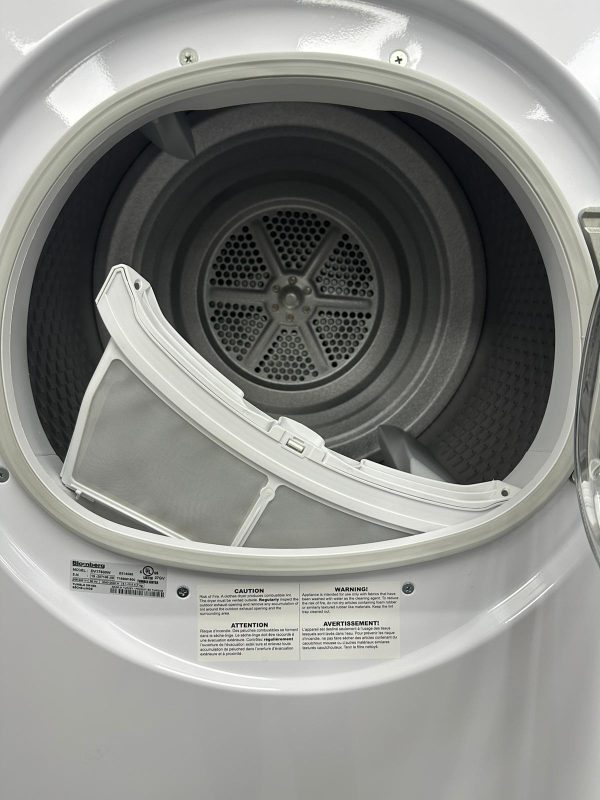 Used Blomberg 24” Front Load Washer and Electric Dryer Stackable Set WM72200W DV17600W For Sale