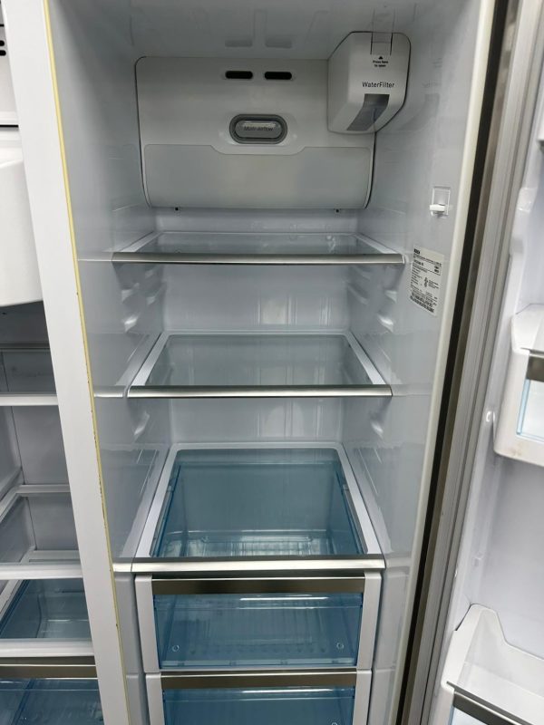 Used Bosch 36” Counter Depth Side-By-Side Refrigerator B20CS51SNS/02 For Sale