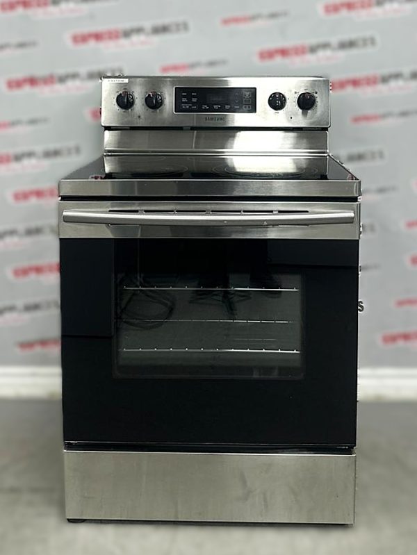 Used Samsung 30” Freestanding Glass Top Stove NE59K3310SS/AC For Sale