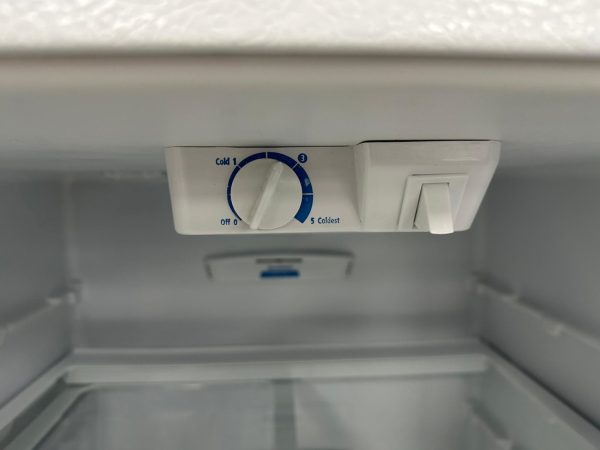 Used Whirlpool 28” Counter Depth Top Freezer Refrigerator W8RXCGFXQ02 For Sale