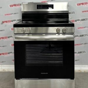 Open Box Frigidaire 30” Freestanding Glass Top Stove FCRE306CASD For Sale