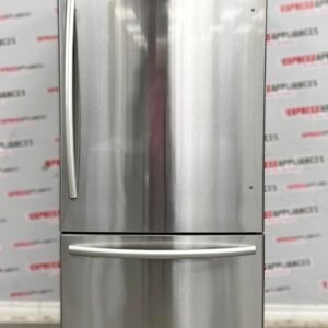 Used Hisense 31" Counter Depth Bottom Freezer Refrigerator RB17N6DSE For Sale