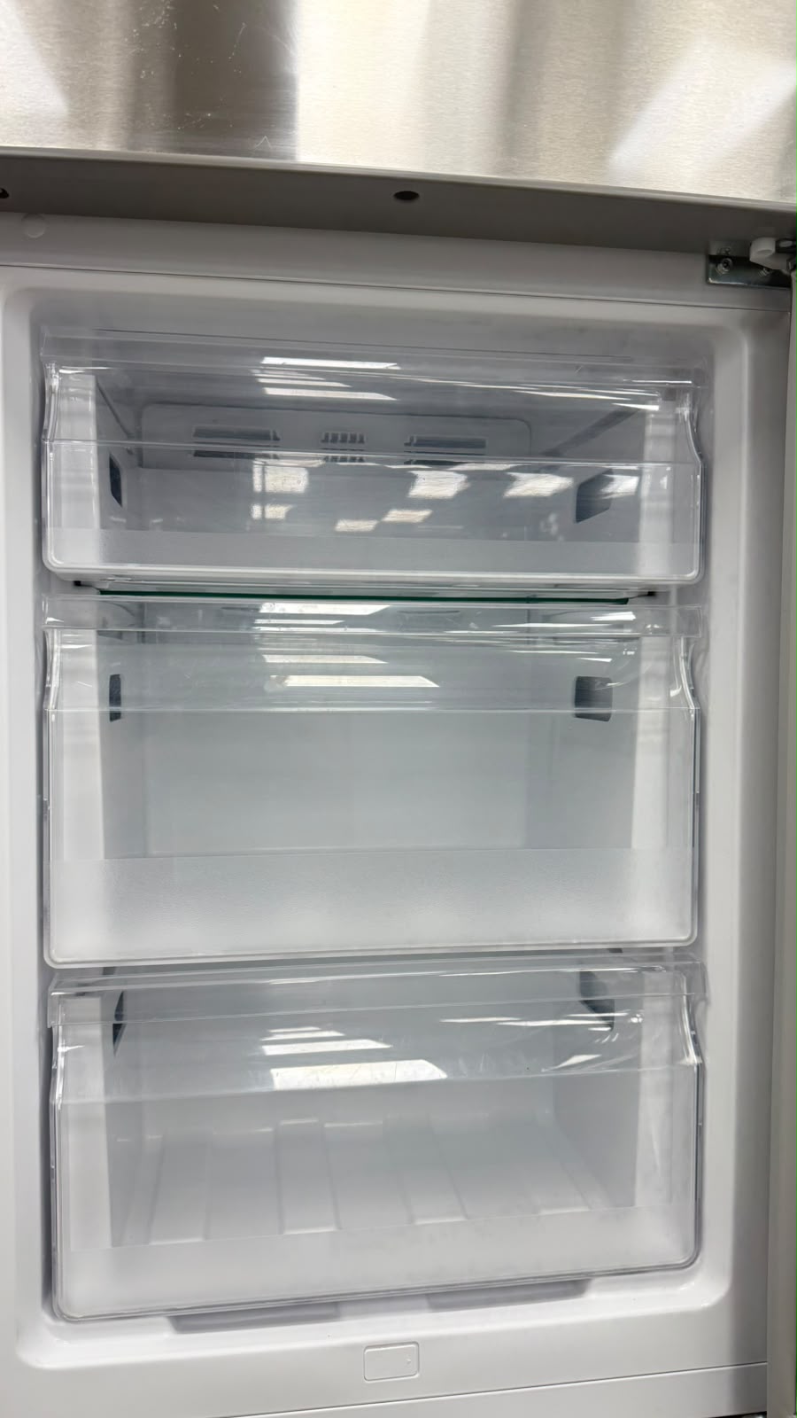 Used Electrolux 24” Counter Depth Bottom Freezer Refrigerator EI11BF25QS0 For Sale Used Electrolux 24” Counter Depth Bottom Freezer Refrigerator EI11BF25QS0 For Sale