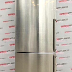 Used Blomberg 28” Bottom Freezer Refrigerator K70415HU/B790 For Sale