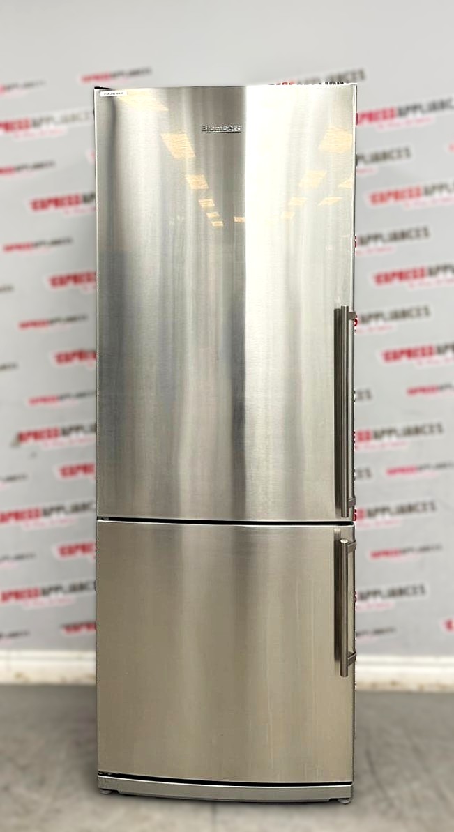 Used Blomberg 28” Bottom Freezer Refrigerator K70415HU/B790 For Sale Used Blomberg 28” Bottom Freezer Refrigerator K70415HU/B790 For Sale