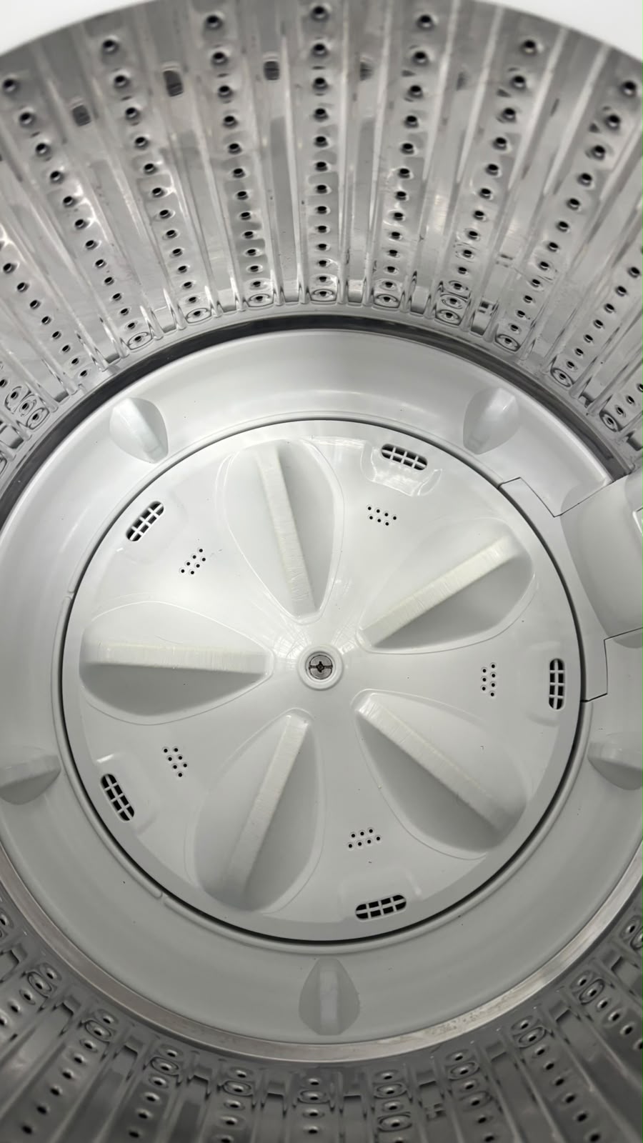 Used Whirlpool 24” Laundry Center Washer and Dryer YWET4024HW0 SKU: EA27747 For Sale Used Whirlpool 24” Laundry Center Washer and Dryer YWET4024HW0 SKU: EA27747 For Sale