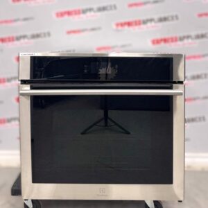 Open Box Electrolux 30” Single Wall Oven ECWS3011ASA For Sale