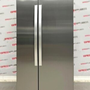 Open Box Whirlpool 33” Side-By-Side Refrigerator WRS312SNHM08 SKU: EAC26804 For Sale