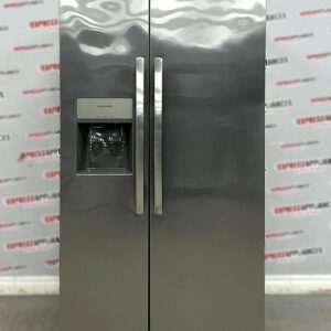 Floor Model Frigidaire 36” Side-By-Side Refrigerator FRSS26L3AF2 For Sale