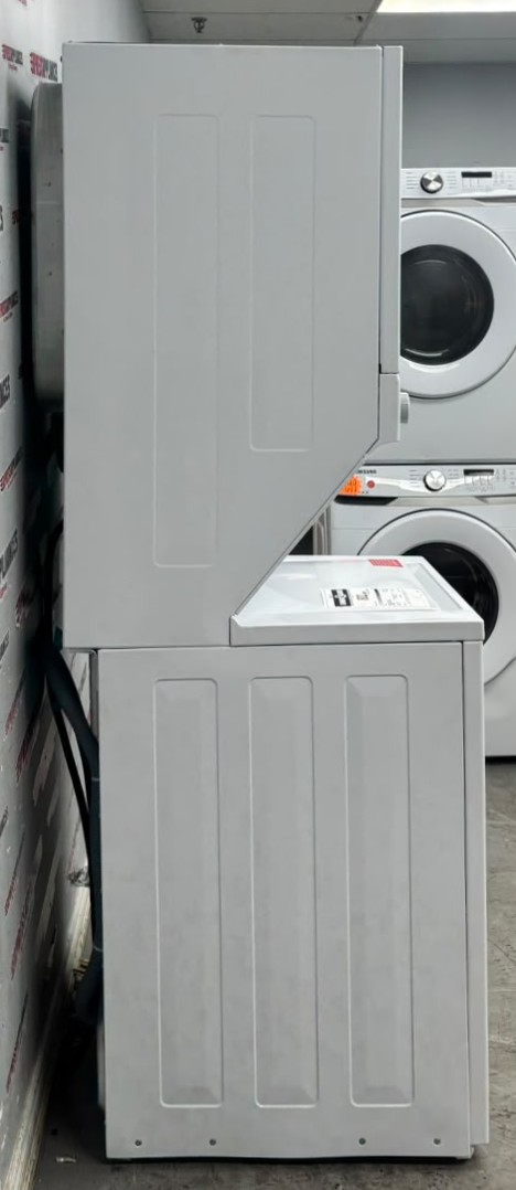 Open Box Frigidaire 27” Laundry Center Washer and Dryer FLCE752CAW4 For Sale Open Box Frigidaire 27” Laundry Center Washer and Dryer FLCE752CAW4 For Sale