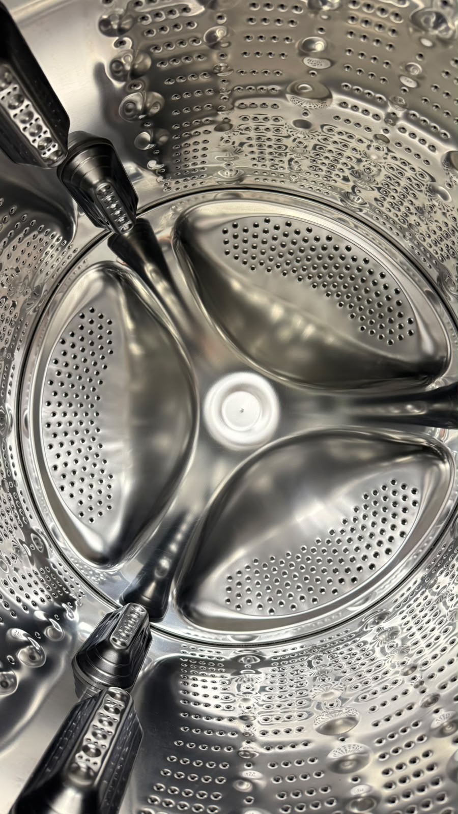 Open Box LG 27” Combo 2 in 1 Washer and Dryer WM6998HBA For Sale Open Box LG 27” Combo 2 in 1 Washer and Dryer WM6998HBA For Sale