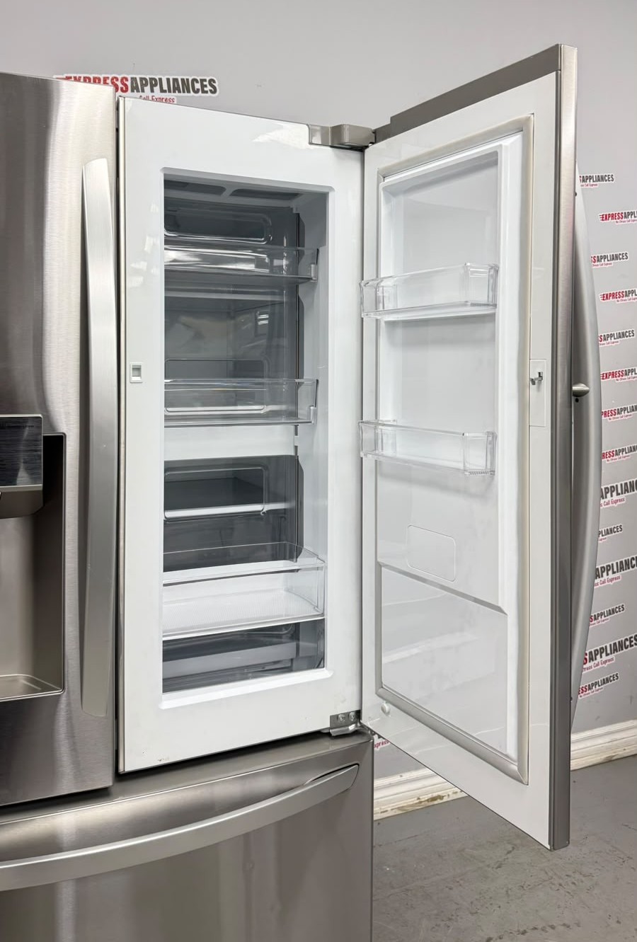 Open Box LG 36” French Door Refrigerator LFXS26566S/00 For Sale