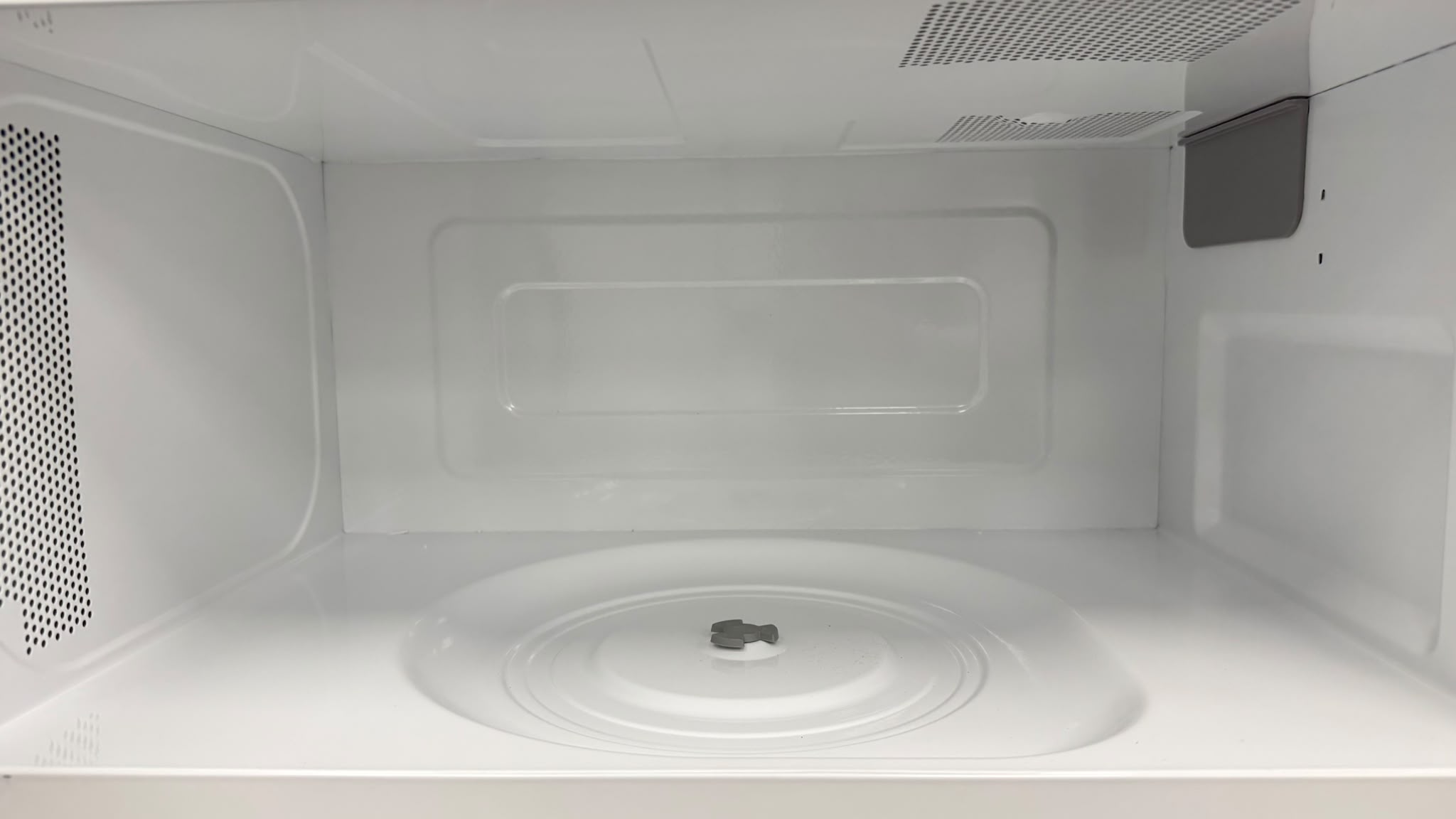 Open Box Whirlpool Over the Range Microwave YWMH31017HW11 For Sale Open Box Whirlpool Over the Range Microwave YWMH31017HW11 For Sale