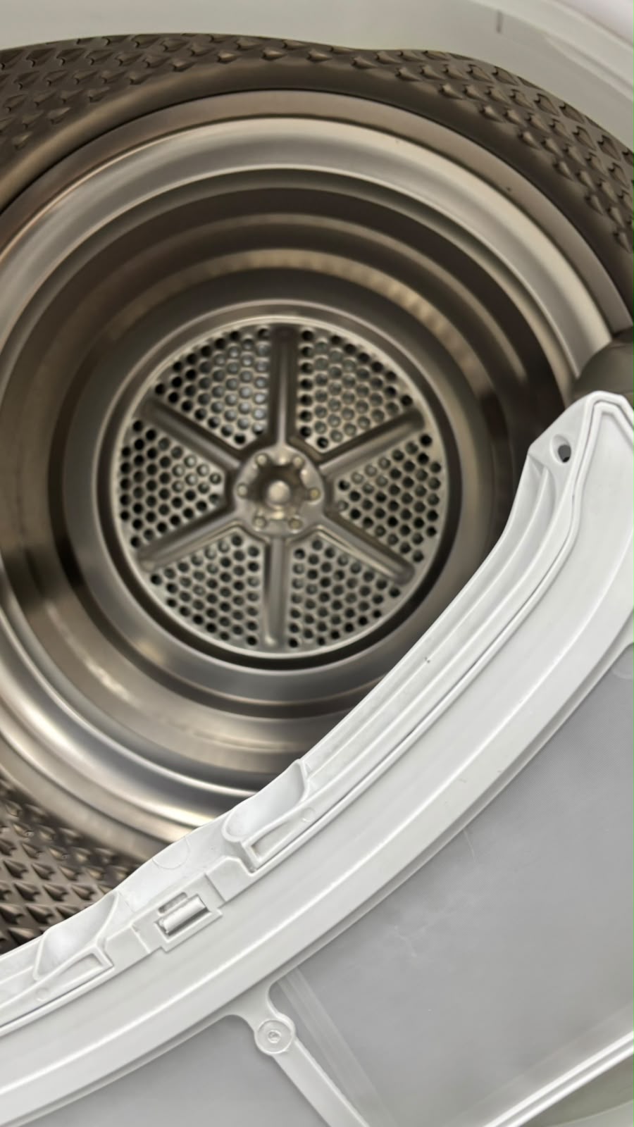 Used Blomberg 24” Electric Stackable Dryer DV17542 For Sale Used Blomberg 24” Electric Stackable Dryer DV17542 For Sale