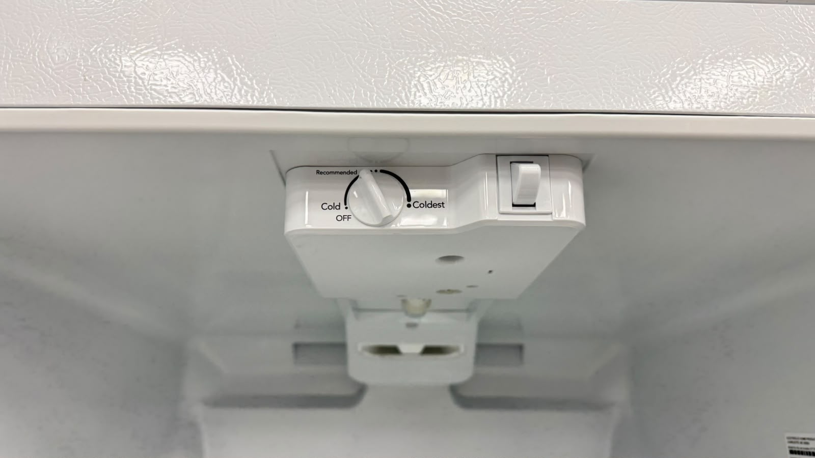 Used Frigidaire 30" Top Freezer Refrigerator FFTR2045VW3 For Sale Used Frigidaire 30" Top Freezer Refrigerator FFTR2045VW3 For Sale