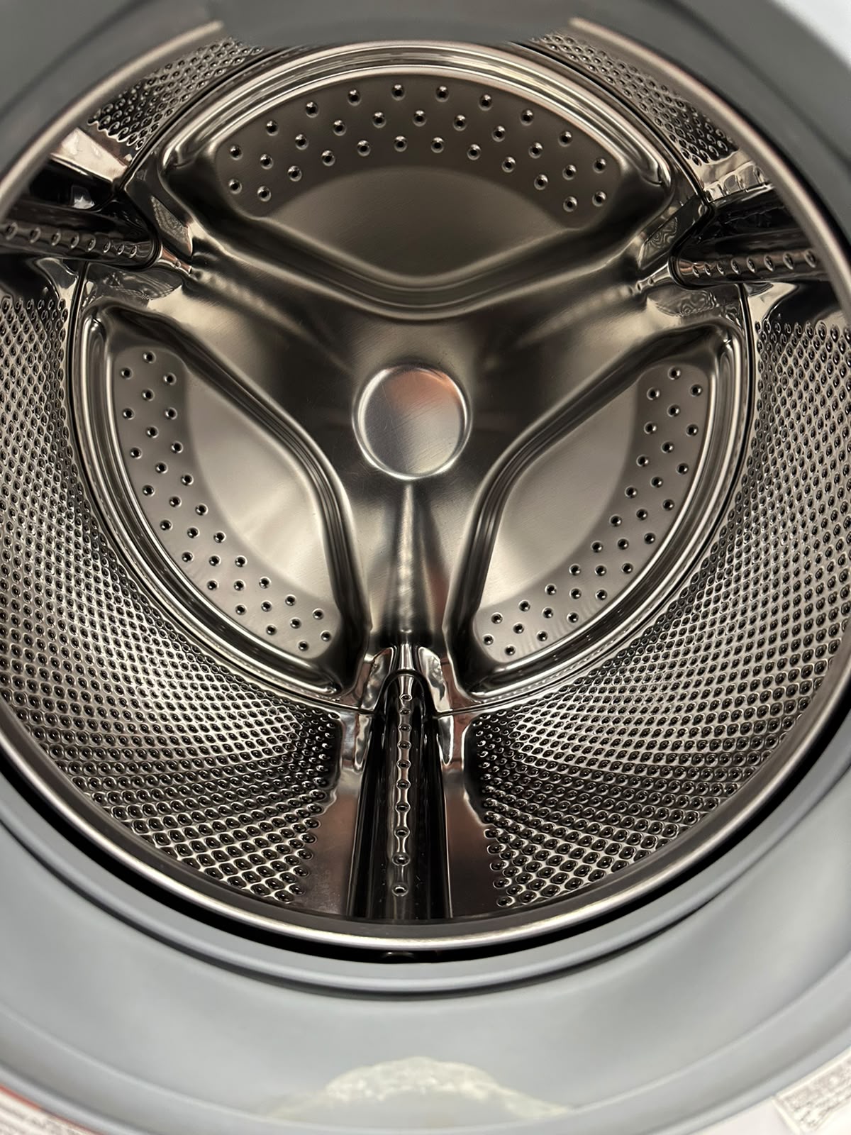 Used Whirlpool 24” Front Load Washing Machine WFC7500VW1 For Sale Used Whirlpool 24” Front Load Washing Machine WFC7500VW1 For Sale