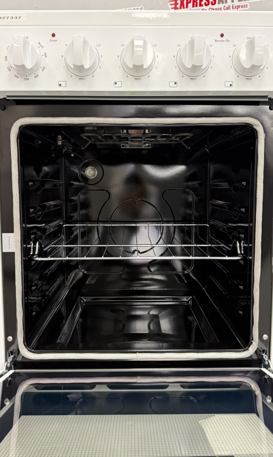 Open Box Element 24” Slide-In Coil Stove EECR24MEW-CA SKU: EAD27337 For Sale Open Box Element 24” Slide-In Coil Stove EECR24MEW-CA SKU: EAD27337 For Sale
