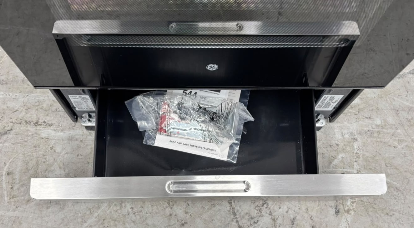 Open Box GE 30” Freestanding Glass Top Stove JCB840ST3SS For Sale Open Box GE 30” Freestanding Glass Top Stove JCB840ST3SS For Sale
