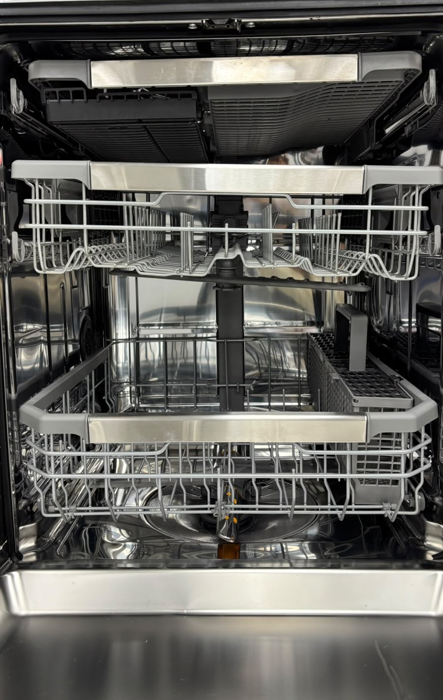 Open Box LG 24" Built-In Dishwasher LDP6797SS For Sale Open Box LG 24" Built-In Dishwasher LDP6797SS For Sale