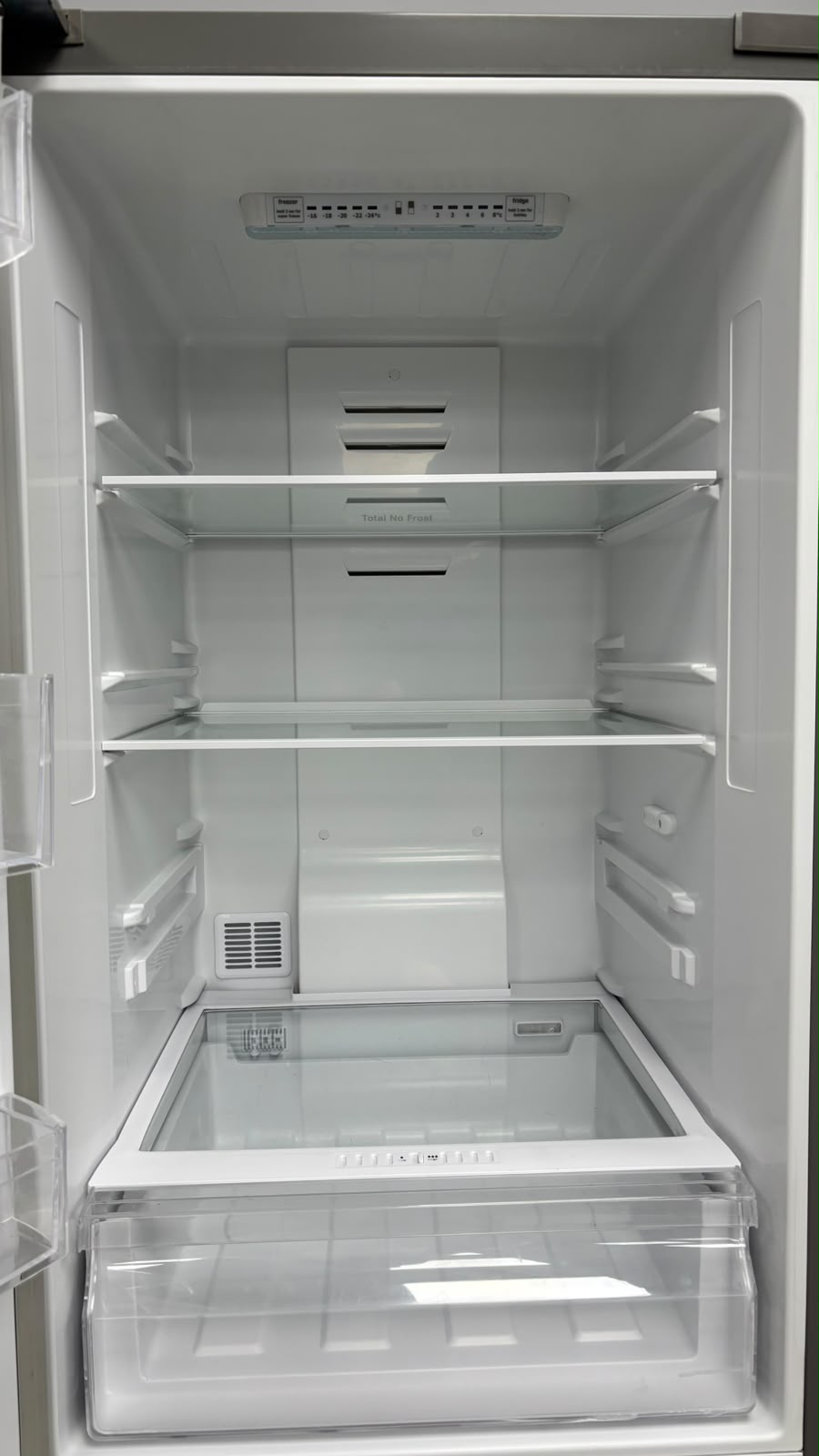 Used Electrolux 24” Counter Depth Bottom Freezer Refrigerator EI11BF25QS0 For Sale Used Electrolux 24” Counter Depth Bottom Freezer Refrigerator EI11BF25QS0 For Sale