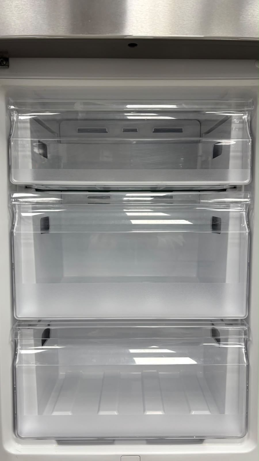 Used Electrolux 24” Counter Depth Bottom Freezer Refrigerator EI11BF25QS0 For Sale Used Electrolux 24” Counter Depth Bottom Freezer Refrigerator EI11BF25QS0 For Sale