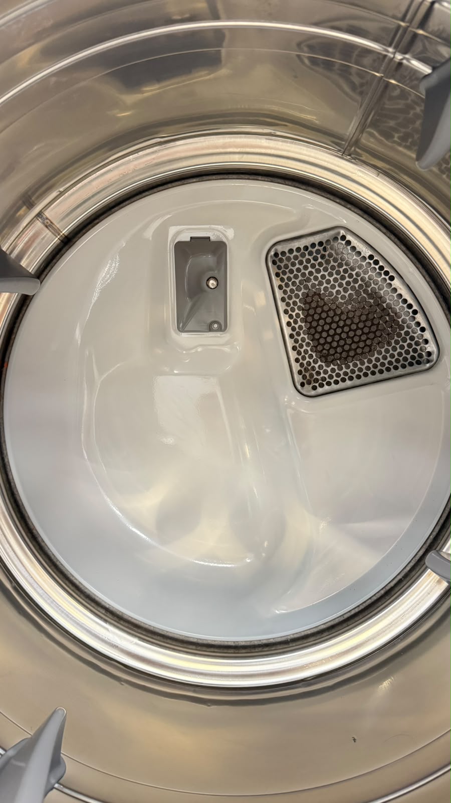 Used Maytag 27” Electric Stackable Dryer YMED7100DW1 For Sale Used Maytag 27” Electric Stackable Dryer YMED7100DW1 For Sale