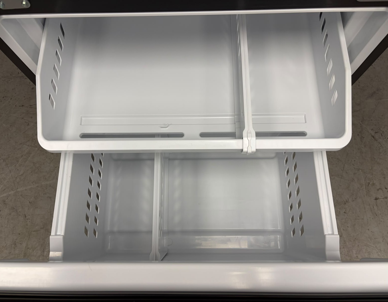 Open Box GE 33” French Door Refrigerator GNE25DYRLKFS For Sale Open Box GE 33” French Door Refrigerator GNE25DYRLKFS For Sale