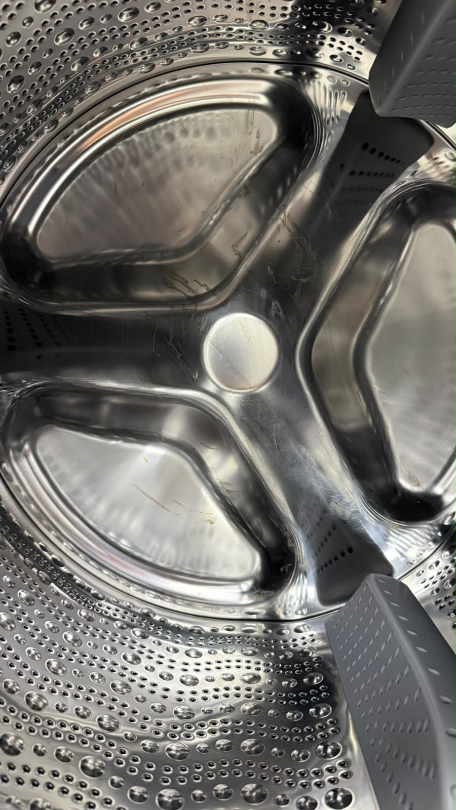 Used Bosch 24” Front Load Washer and Ventless Dryer Stackable Set WAW285H1UC/20 WTG86403UC/01 For Sale Used Bosch 24” Front Load Washer and Ventless Dryer Stackable Set WAW285H1UC/20 WTG86403UC/01 For Sale