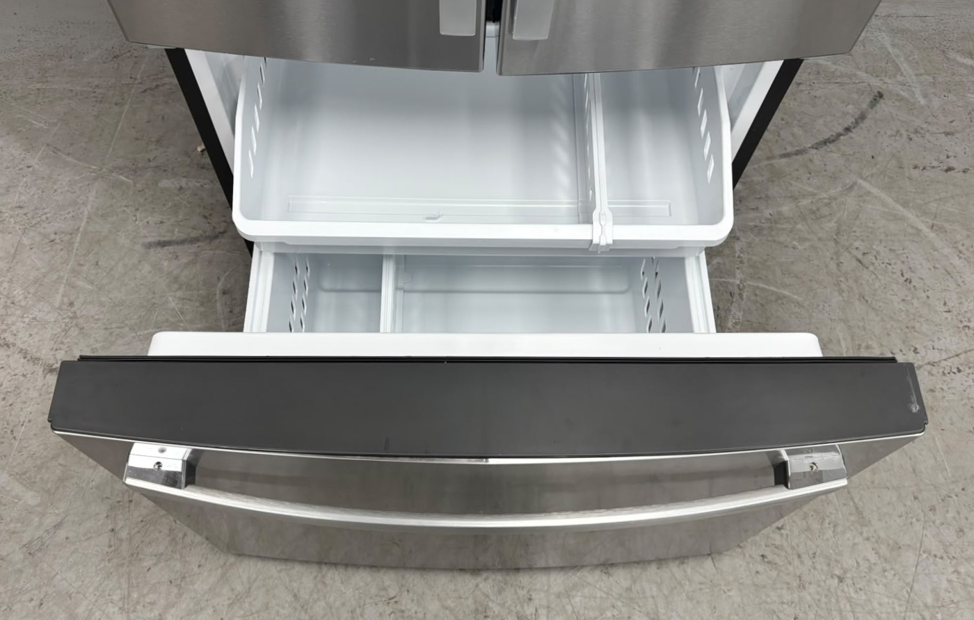 Floor Model GE 33” French Door Refrigerator GNE25DYRLKFS SKU: EAS27815 For Sale Floor Model GE 33” French Door Refrigerator GNE25DYRLKFS SKU: EAS27815 For Sale