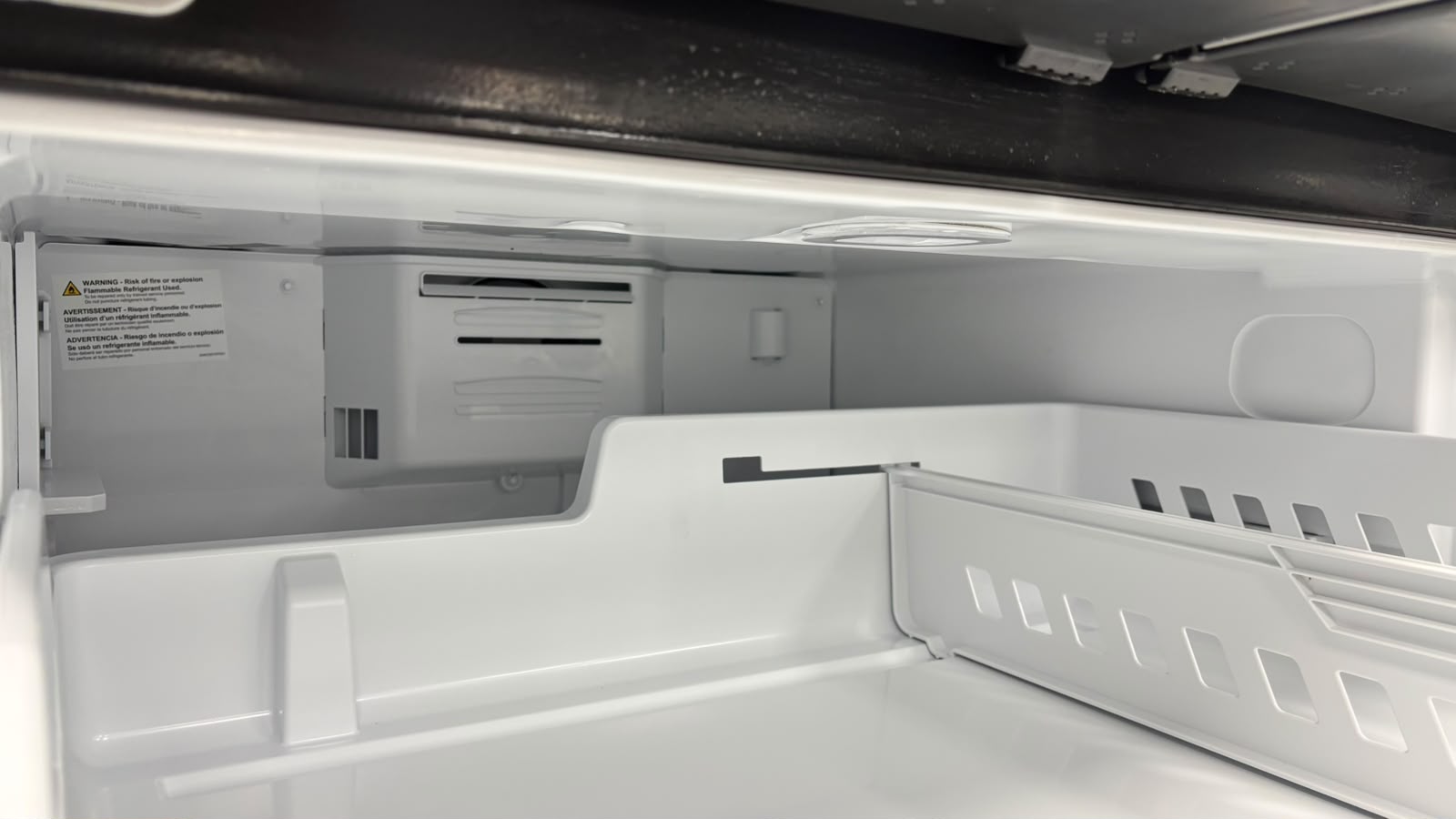 Floor Model GE 33” French Door Refrigerator GNE25DYRLKFS SKU: EAS27815 For Sale Floor Model GE 33” French Door Refrigerator GNE25DYRLKFS SKU: EAS27815 For Sale