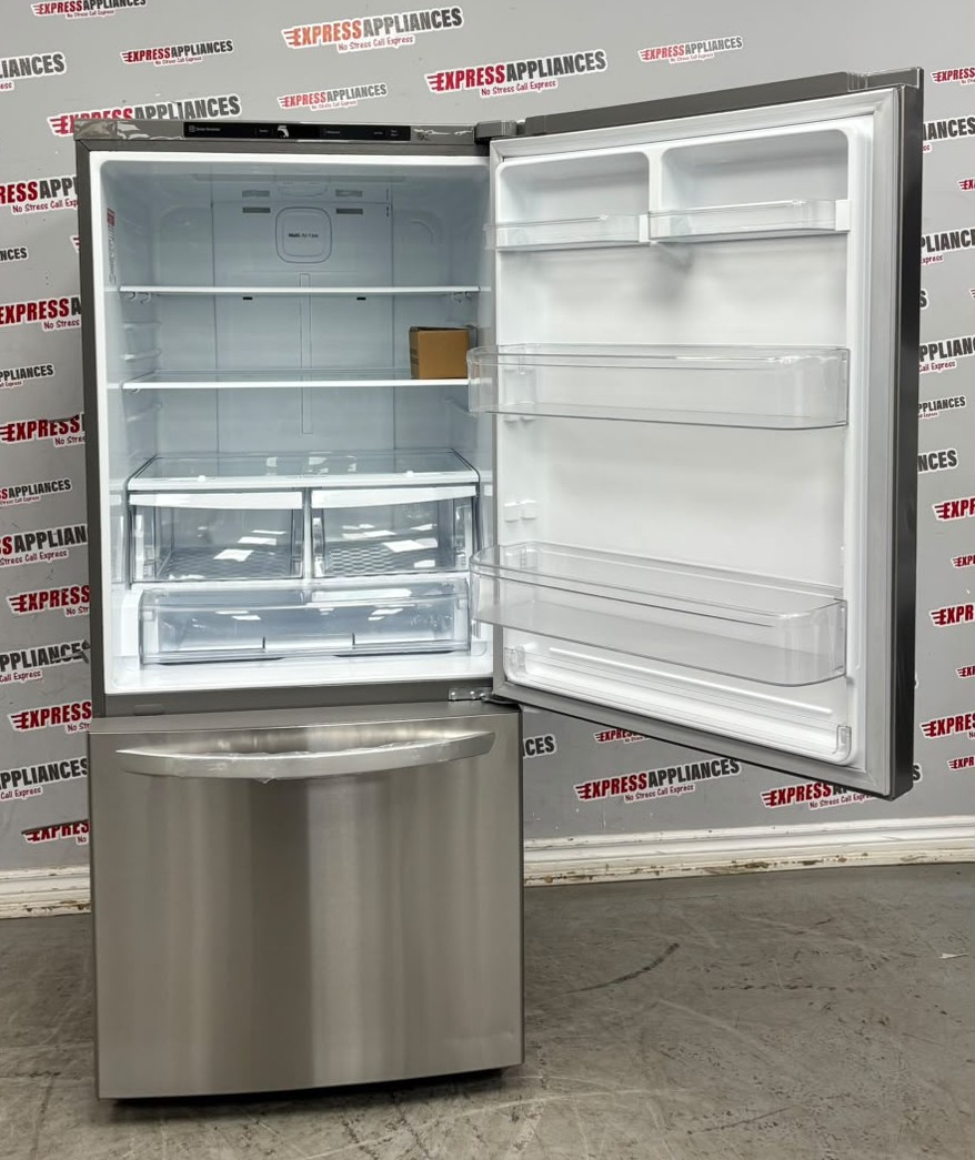 Open Box LG 30” Bottom Freezer Refrigerator LRDNS2200S For Sale Open Box LG 30” Bottom Freezer Refrigerator LRDNS2200S For Sale