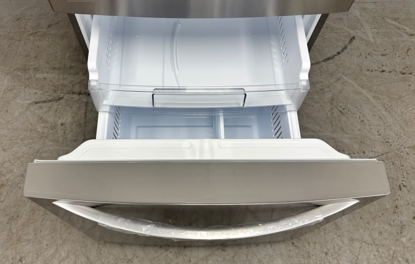 Open Box LG 30” Bottom Freezer Refrigerator LRDNS2200S For Sale Open Box LG 30” Bottom Freezer Refrigerator LRDNS2200S For Sale