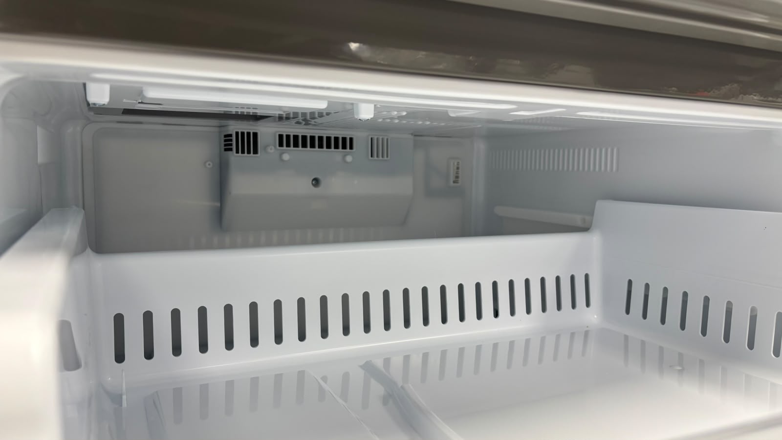 Open Box LG 30” Bottom Freezer Refrigerator LRDNS2200S For Sale Open Box LG 30” Bottom Freezer Refrigerator LRDNS2200S For Sale
