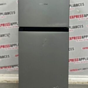 Used Hisense 19” Top Freezer Refrigerator HRT044VE For Sale Used Hisense 19” Top Freezer Refrigerator HRT044VE For Sale