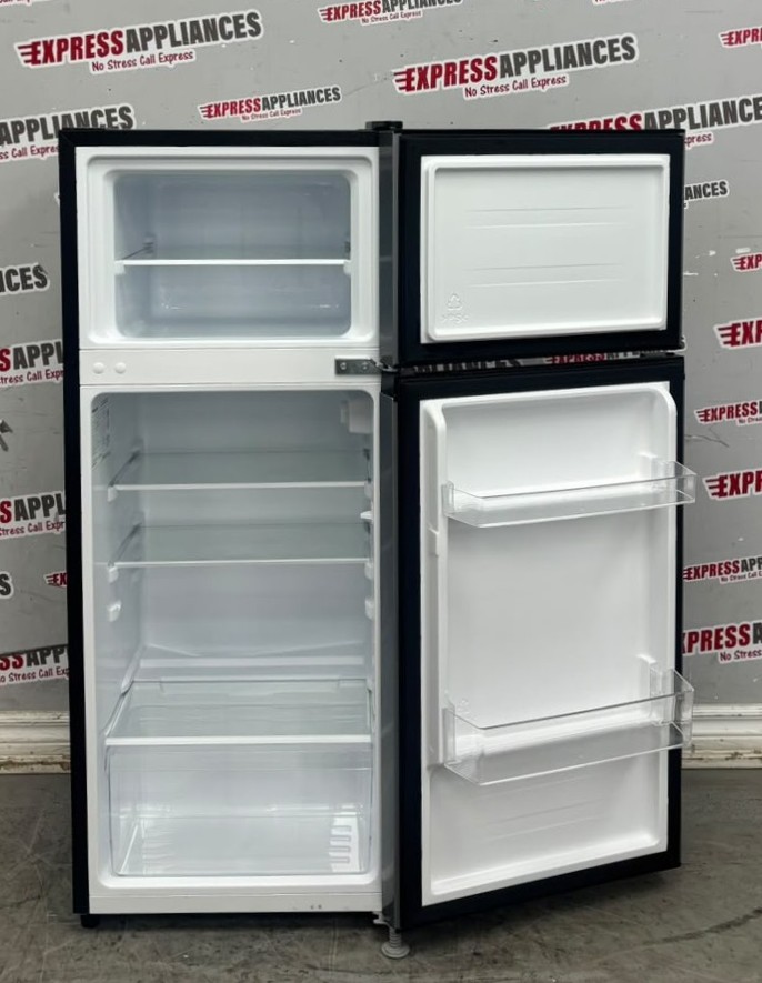 Used Hisense 19” Top Freezer Refrigerator HRT044VE For Sale Used Hisense 19” Top Freezer Refrigerator HRT044VE For Sale