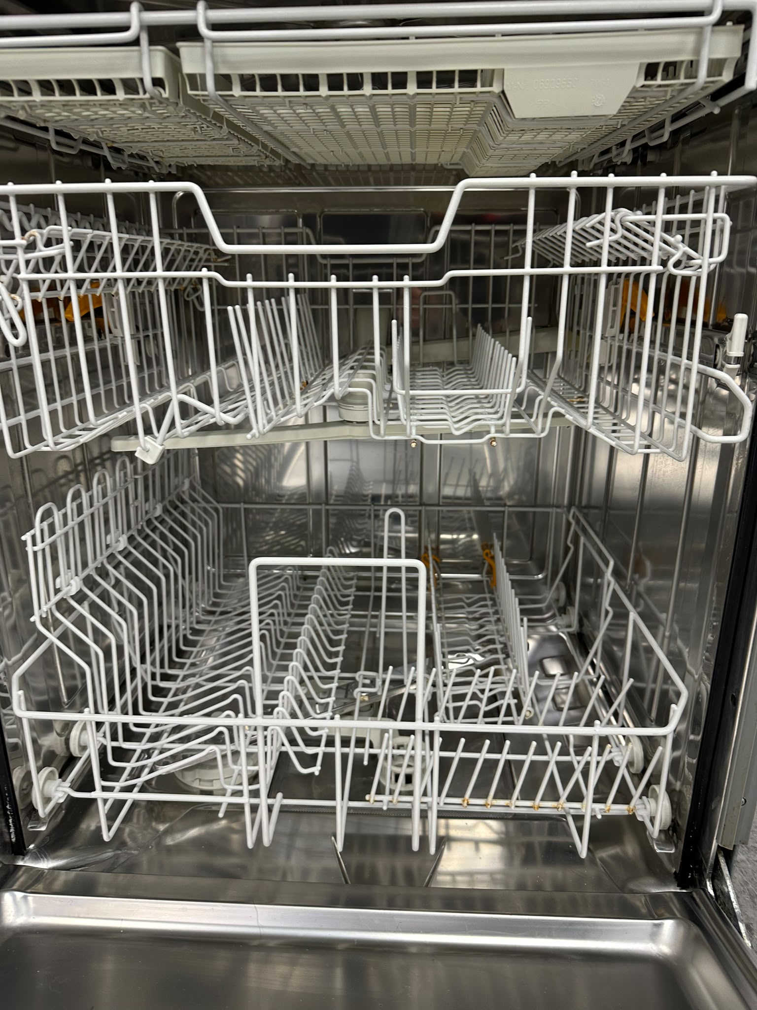 Used Miele 24" Built-In Dishwasher G2432SCU For Sale Used Miele 24" Built-In Dishwasher G2432SCU For Sale